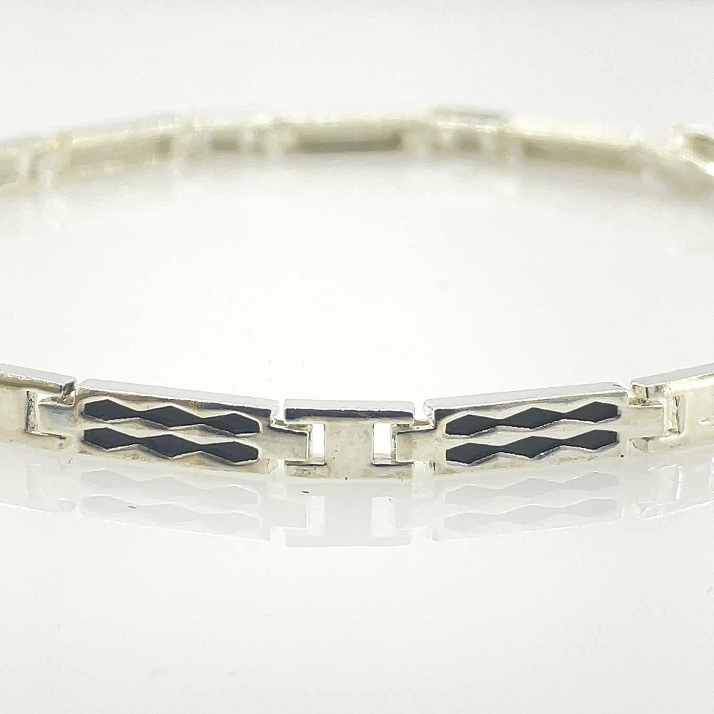 Men's Silver Striking Link Sleek Bracelet Diamond motif 92.5 Pure Silver