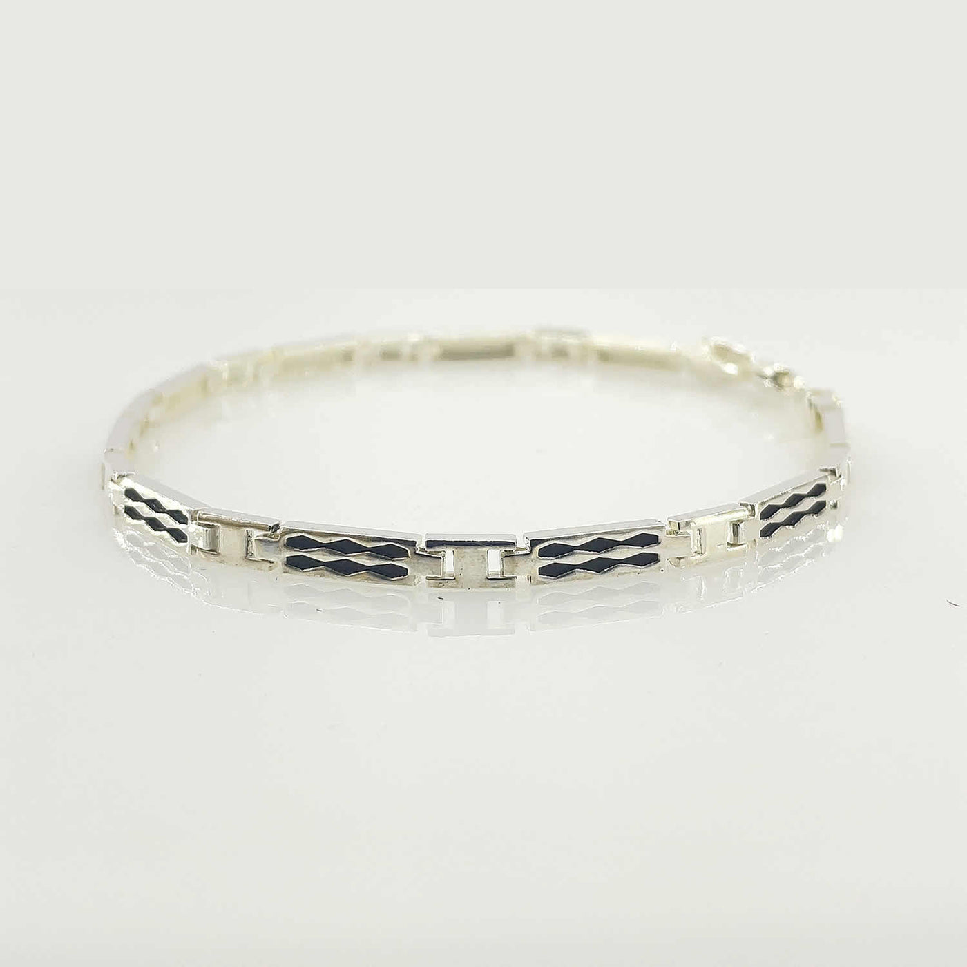 Men's Silver Striking Link Sleek Bracelet Diamond motif 92.5 Pure Silver